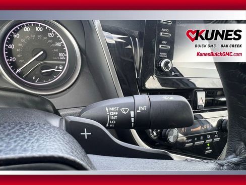Used 2024 Toyota Camry SE image 12