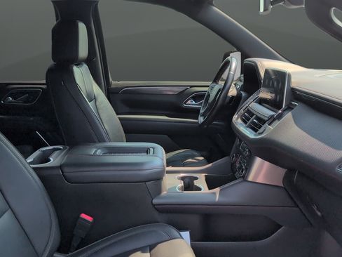 Used 2021 Chevrolet Tahoe RST w/ Luxury Package AWD/4WD image 33
