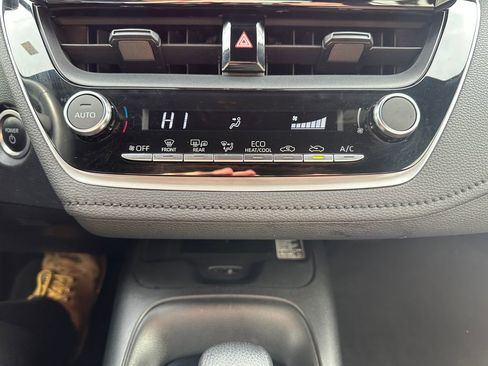 Used 2024 Toyota Corolla SE w/ SE Package image 16