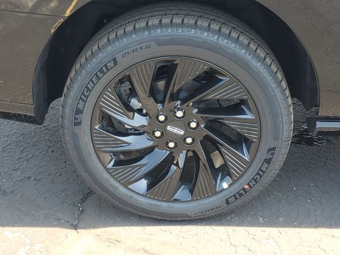 New 2026 Lincoln Navigator Reserve AWD/4WD image 5