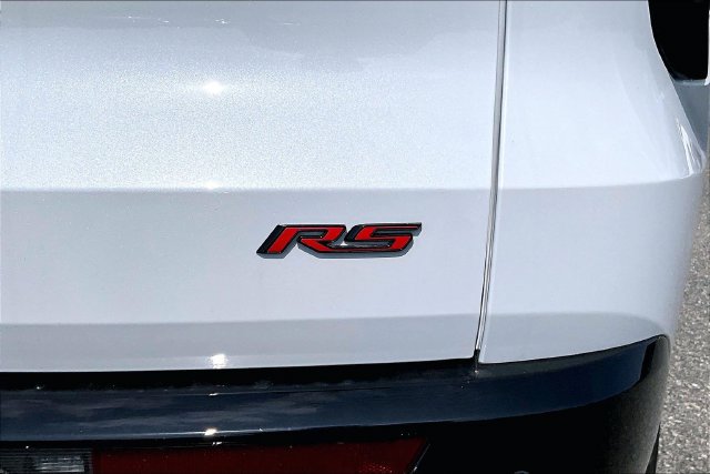 New 2026 Chevrolet Traverse RS w/ LPO, Floor Liner Package FWD image 9