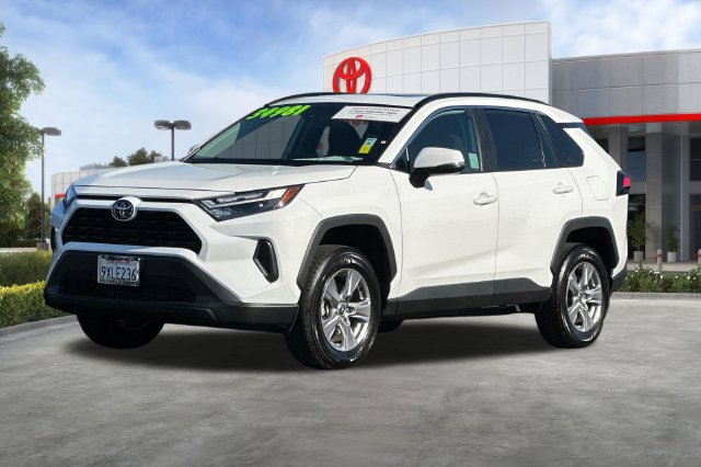 Used 2025 Toyota RAV4 XLE w/ Convenience Package FWD image 10