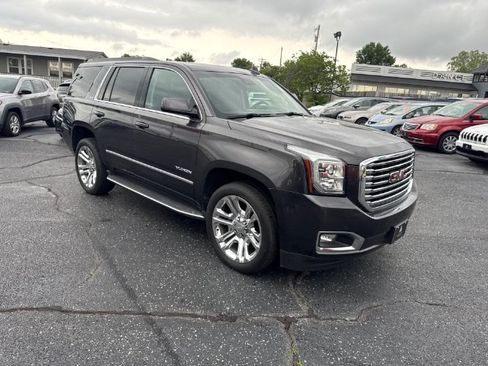 Used 2017 GMC Yukon SLT w/ Premium Edition AWD/4WD image 7