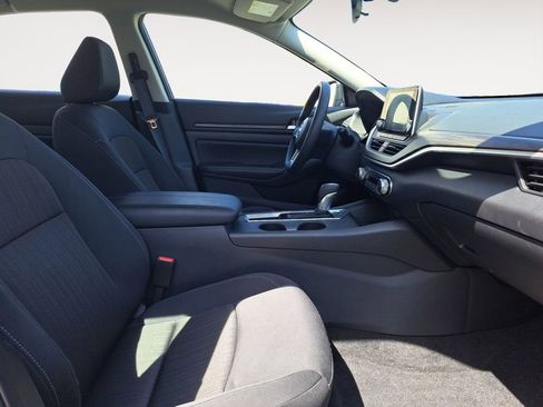 Used 2025 Nissan Altima 2.5 SV image 15