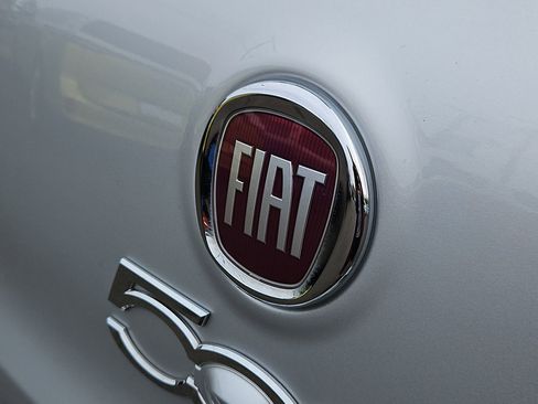 Used 2019 FIAT 500L Pop w/ Popular Equipment Group image 26