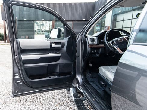 Used 2018 Toyota Tundra Limited image 24