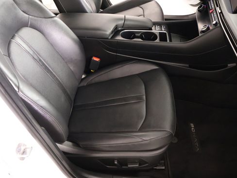Certified 2025 Hyundai Sonata Limited FWD image 13