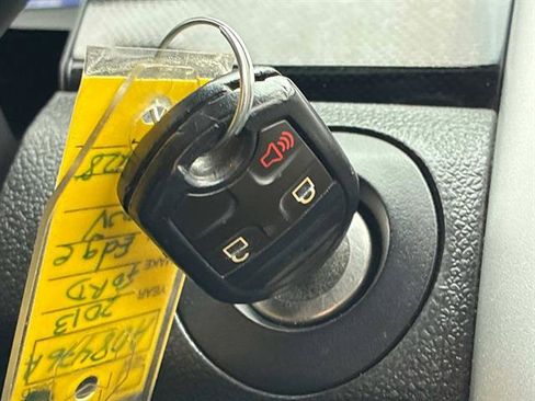 Used 2013 Ford Edge SE image 24