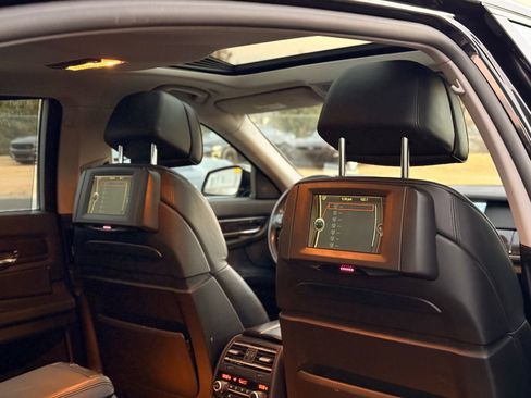 Used 2010 BMW 750Li xDrive image 22