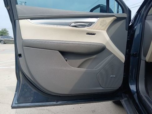 Used 2019 Cadillac XT5 Premium Luxury FWD image 15