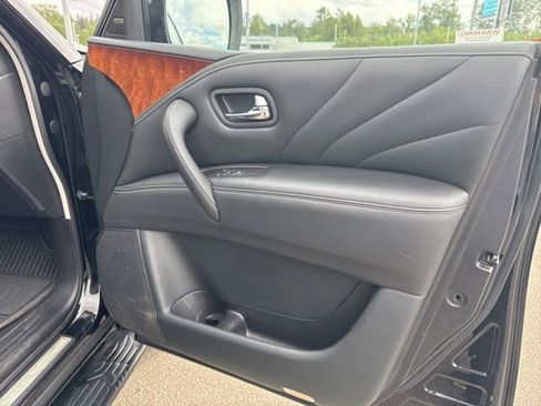 Used 2017 INFINITI QX80 Limited AWD/4WD image 8