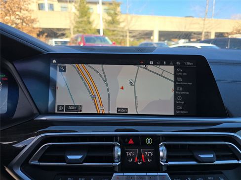 Used 2021 BMW X5 xDrive40i w/ M Sport Package image 28