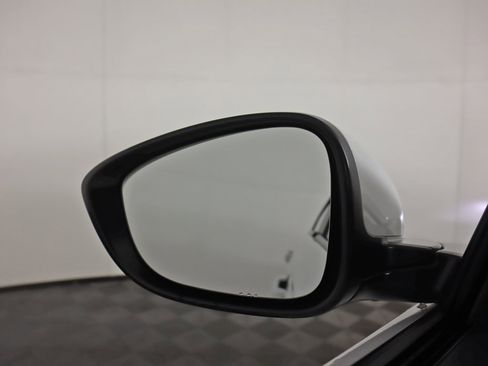 Used 2025 Honda Accord LX image 32