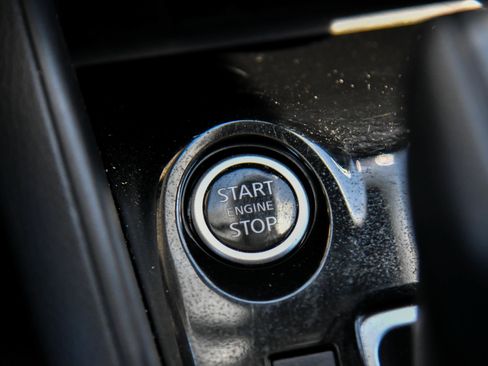 Used 2025 Nissan Versa SV FWD image 25