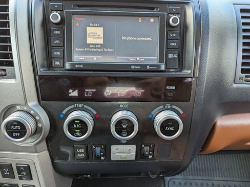 Used 2017 Toyota Sequoia Platinum AWD/4WD image 25