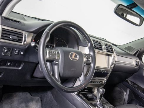Used 2018 Lexus GX 460 w/ Navigation Package image 18