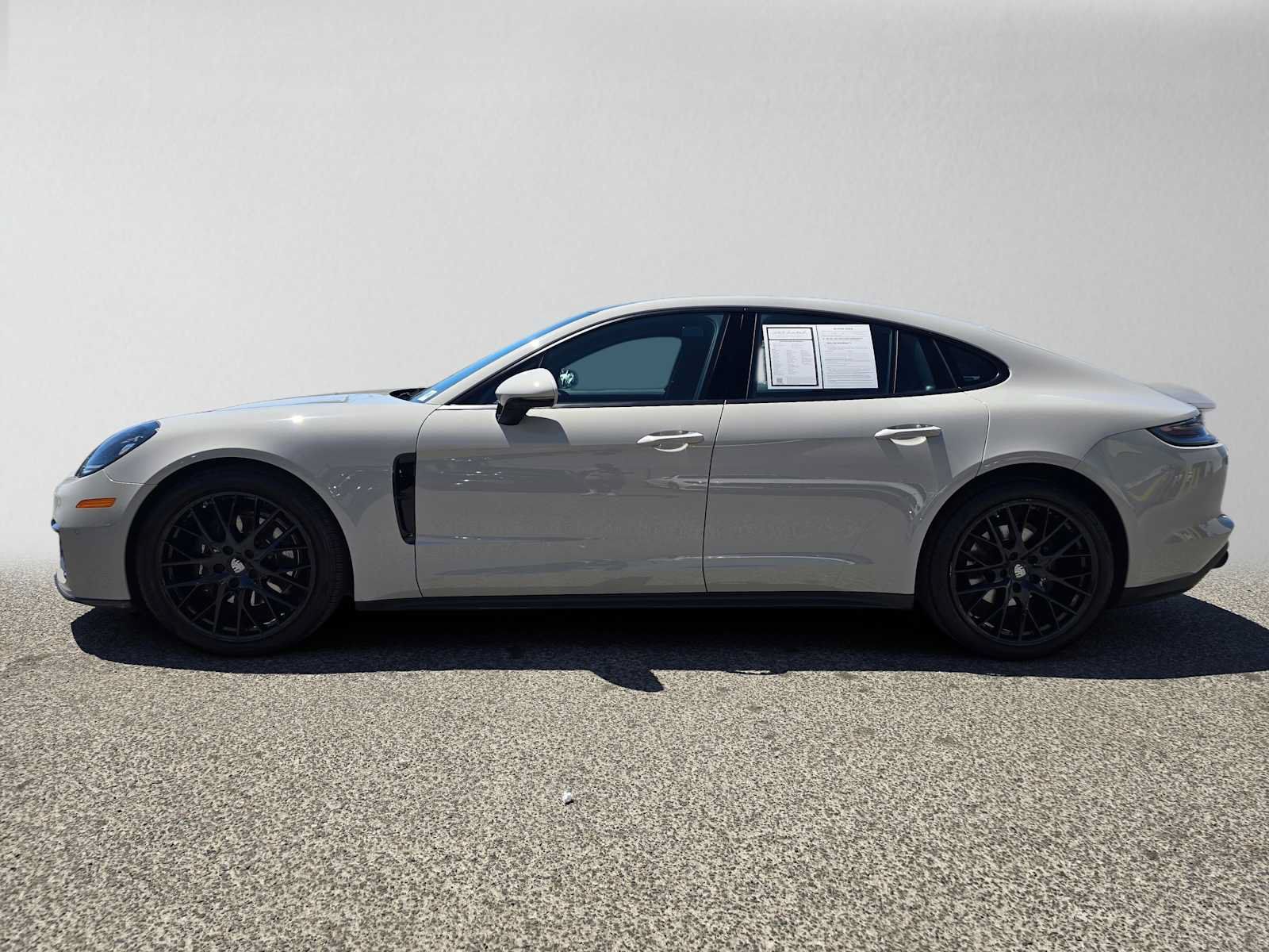 Used 2023 Porsche Panamera RWD image 6
