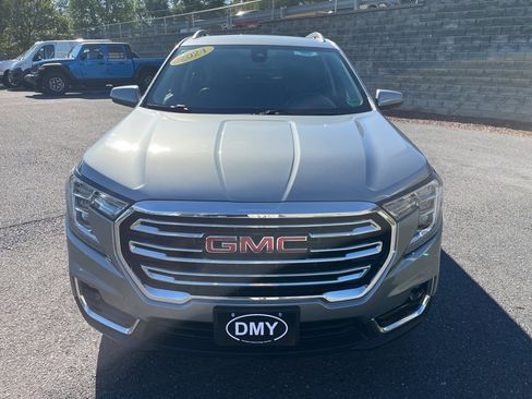 Used 2024 GMC Terrain SLT image 7