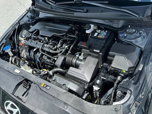 Used 2024 Hyundai Elantra SE FWD image 23