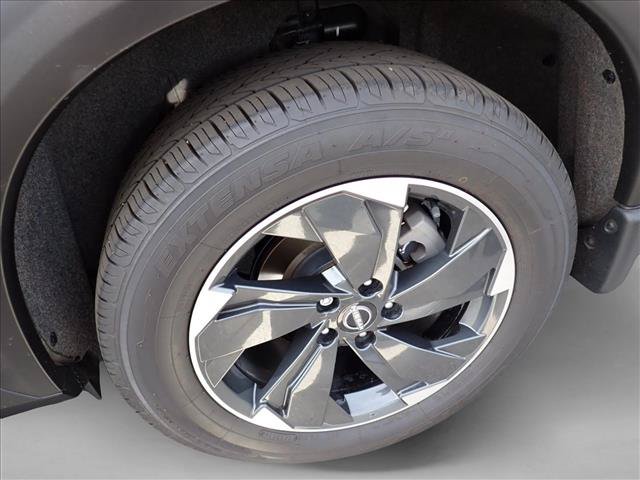 Used 2024 Nissan Rogue SV w/ SV Premium Package FWD image 7