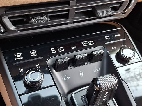 Used 2023 Porsche 911 Carrera image 14