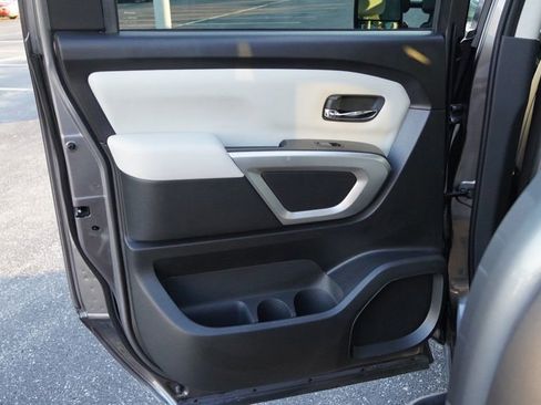 Used 2024 Nissan Titan SV w/ SV Convenience Package image 16