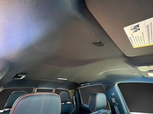 Used 2024 GMC Canyon AT4 w/ Technology Package image 14