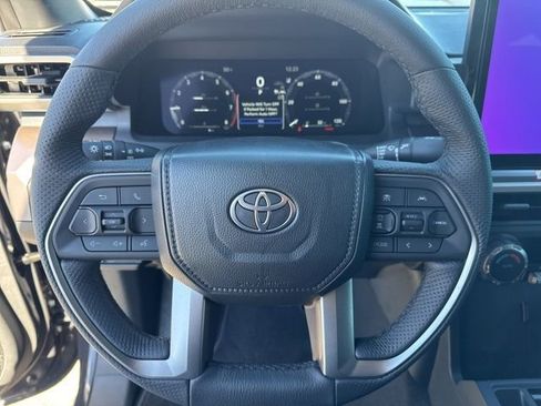 Used 2024 Toyota Tacoma TRD Sport image 16