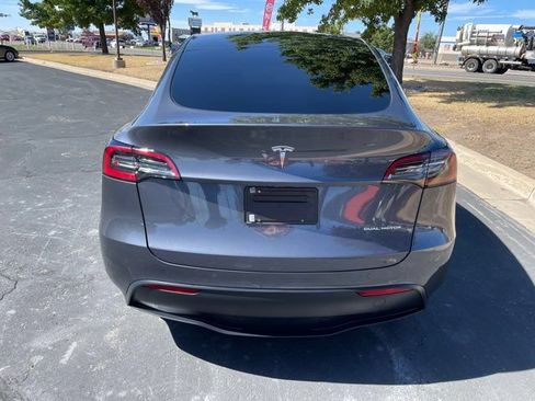 Used 2023 Tesla Model Y Long Range AWD/4WD image 4