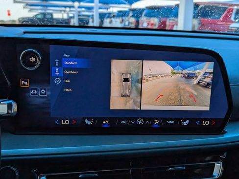 New 2026 Chevrolet Traverse LT w/ Driver Confidence Package FWD image 21
