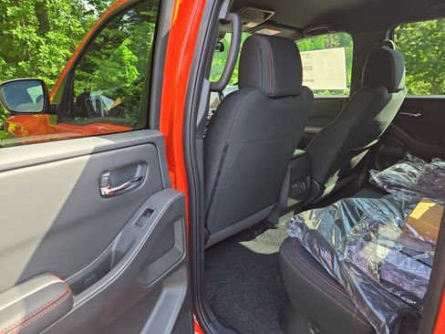 New 2025 Nissan Frontier PRO-4X w/ Pro Convenience Package image 15