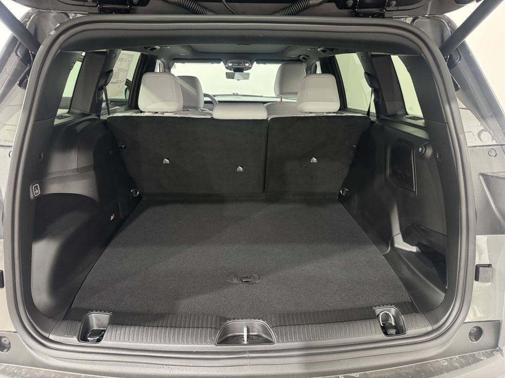New 2026 Jeep Cherokee Overland w/ Advanced Pro Tech Group AWD/4WD image 26