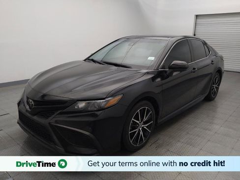 Used 2021 Toyota Camry SE image 1