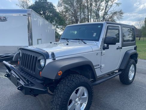 Used 2012 Jeep Wrangler Sport image 2