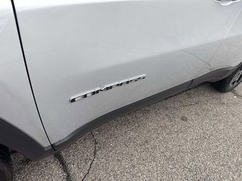 Used 2024 Jeep Compass Limited w/ Sun and Sound Group image 17