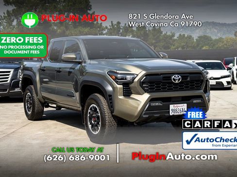 Used 2024 Toyota Tacoma TRD Off-Road AWD/4WD image 3