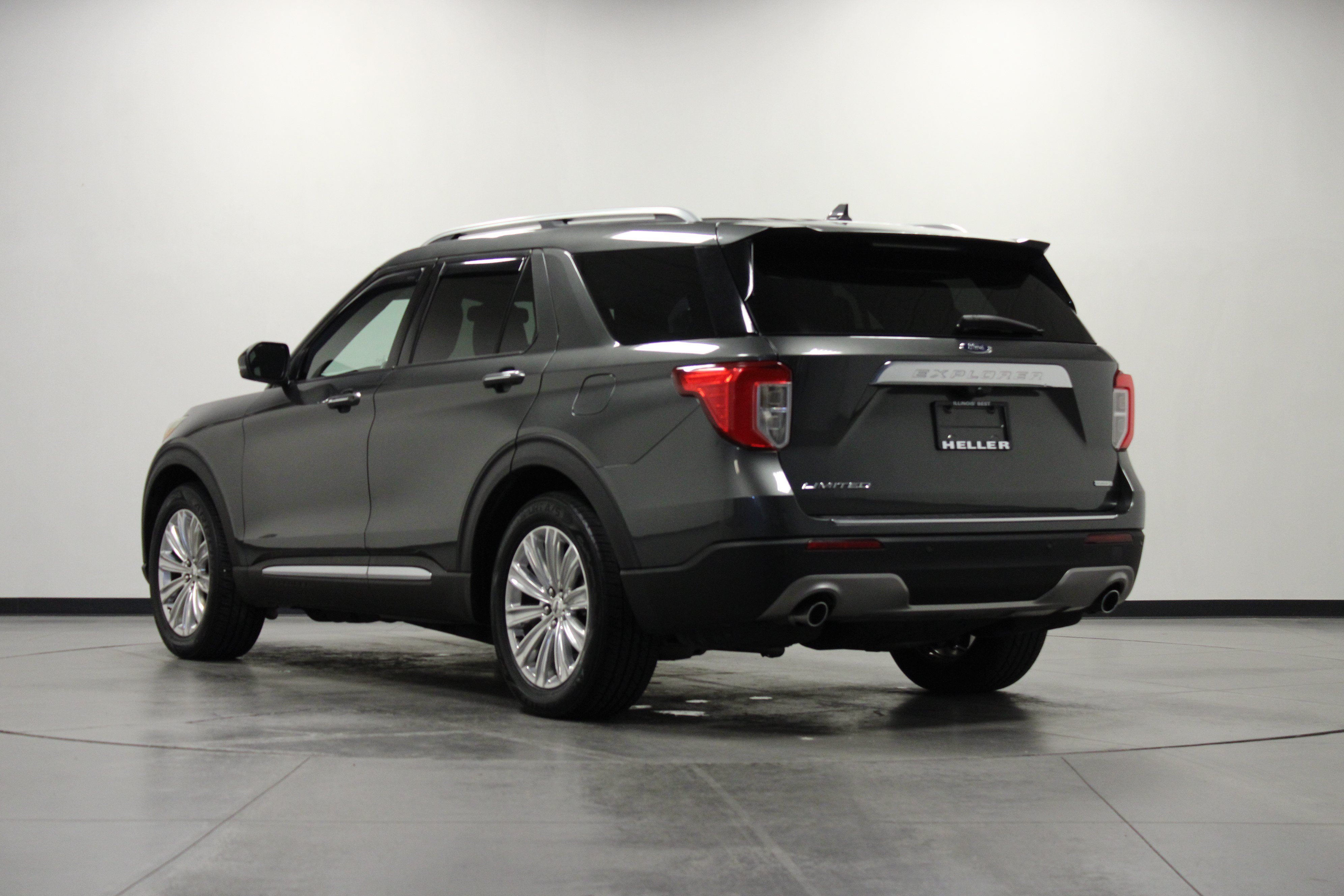 Used 2020 Ford Explorer Limited RWD image 6