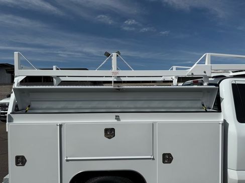 New 2026 Ford F250 XL w/ XL Chrome Package image 10