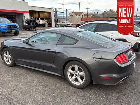 Used 2017 Ford Mustang V6 image 1