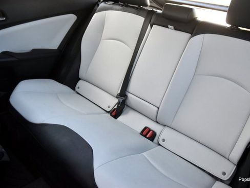 Used 2022 Toyota Prius L Eco image 11