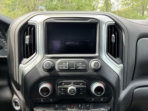 Used 2022 Chevrolet Silverado 1500 LT Trail Boss w/ Convenience Package II AWD/4WD image 11