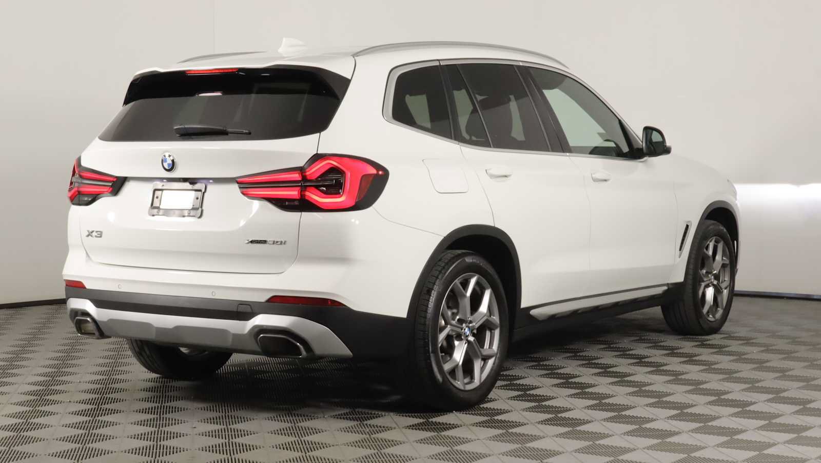 Used 2024 BMW X3 xDrive30i w/ Premium Package AWD/4WD image 6