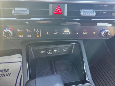 Used 2025 Kia K5 GT-Line w/ GT-Line Premium Package image 15