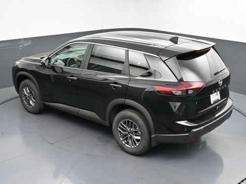 Certified 2025 Nissan Rogue S image 24