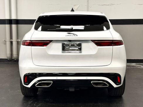 Used 2024 Jaguar F-PACE R-Dynamic S image 11