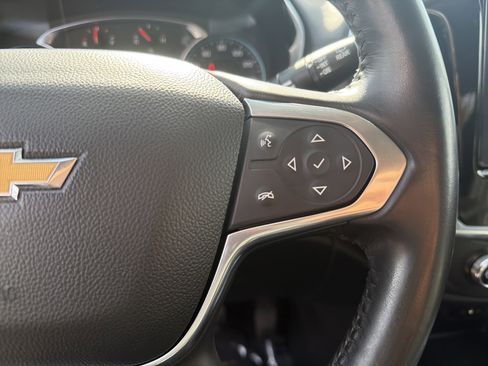 Used 2020 Chevrolet Traverse LT image 11