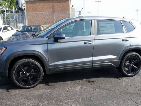 New 2025 Volkswagen Taos SEL image 2