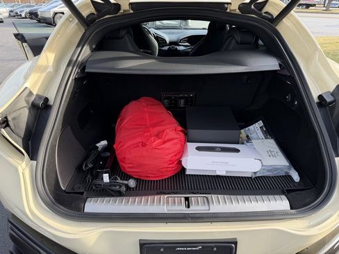 Used 2025 Ferrari Purosangue image 9