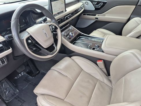 Used 2022 Lincoln Aviator Reserve w/ Equipment Group 201A image 11