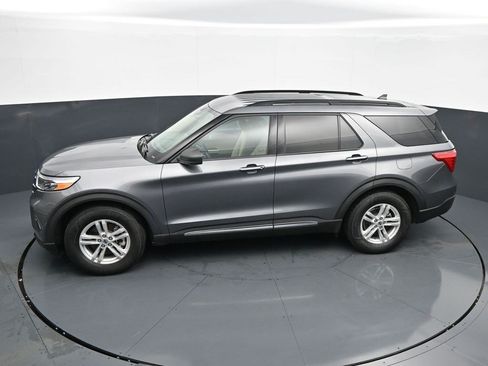 Used 2021 Ford Explorer XLT RWD image 15